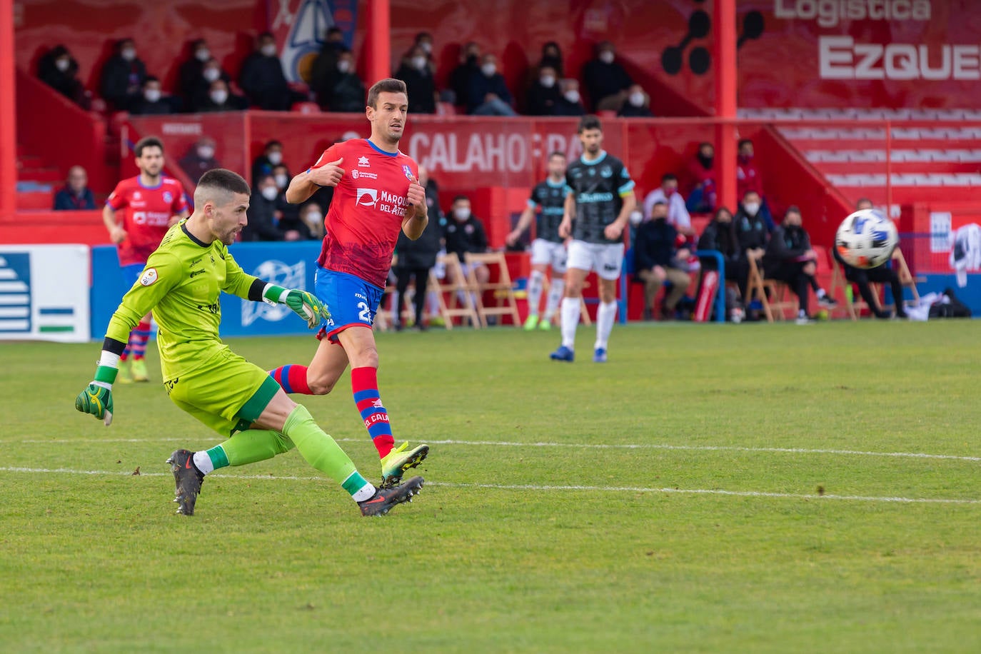 Fotos: Las imágenes del derbi entre el Calahorra y la SD Logroñés en La Planilla