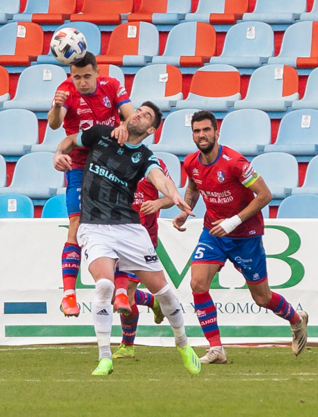 Fotos: Las imágenes del derbi entre el Calahorra y la SD Logroñés en La Planilla