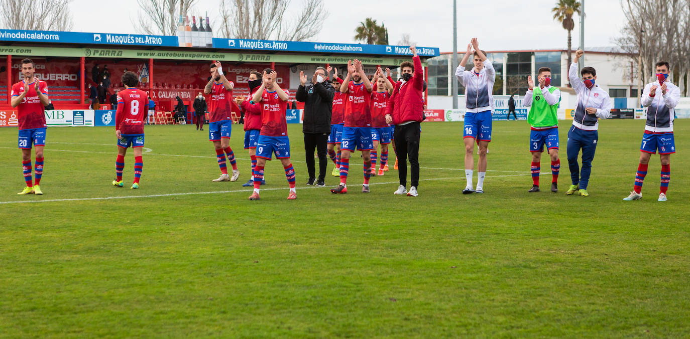 Fotos: Las imágenes del derbi entre el Calahorra y la SD Logroñés en La Planilla