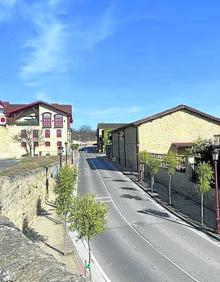 Imagen secundaria 2 - Entorno de la iglesia de La Asunción de Briñas, castillo de Sajazarra y, a la derecha, imagen del Barrio de la estación de Haro.