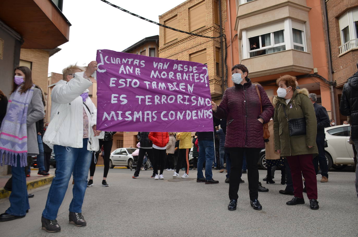 Fotos: Concentración en Azagra contra la violencia de género