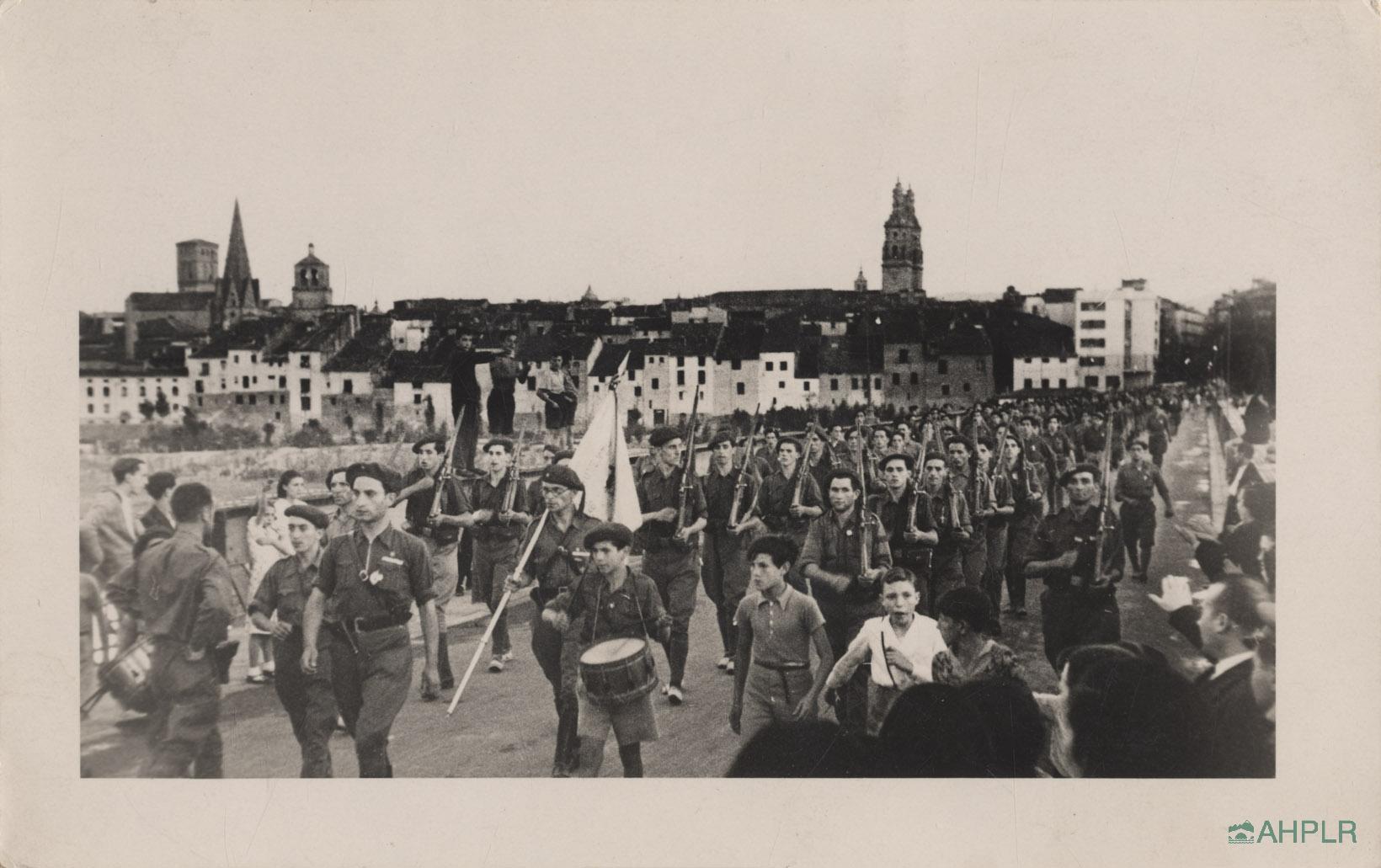 Fotos: El Archivo de La Rioja hace pública la colección de Julián Loyola