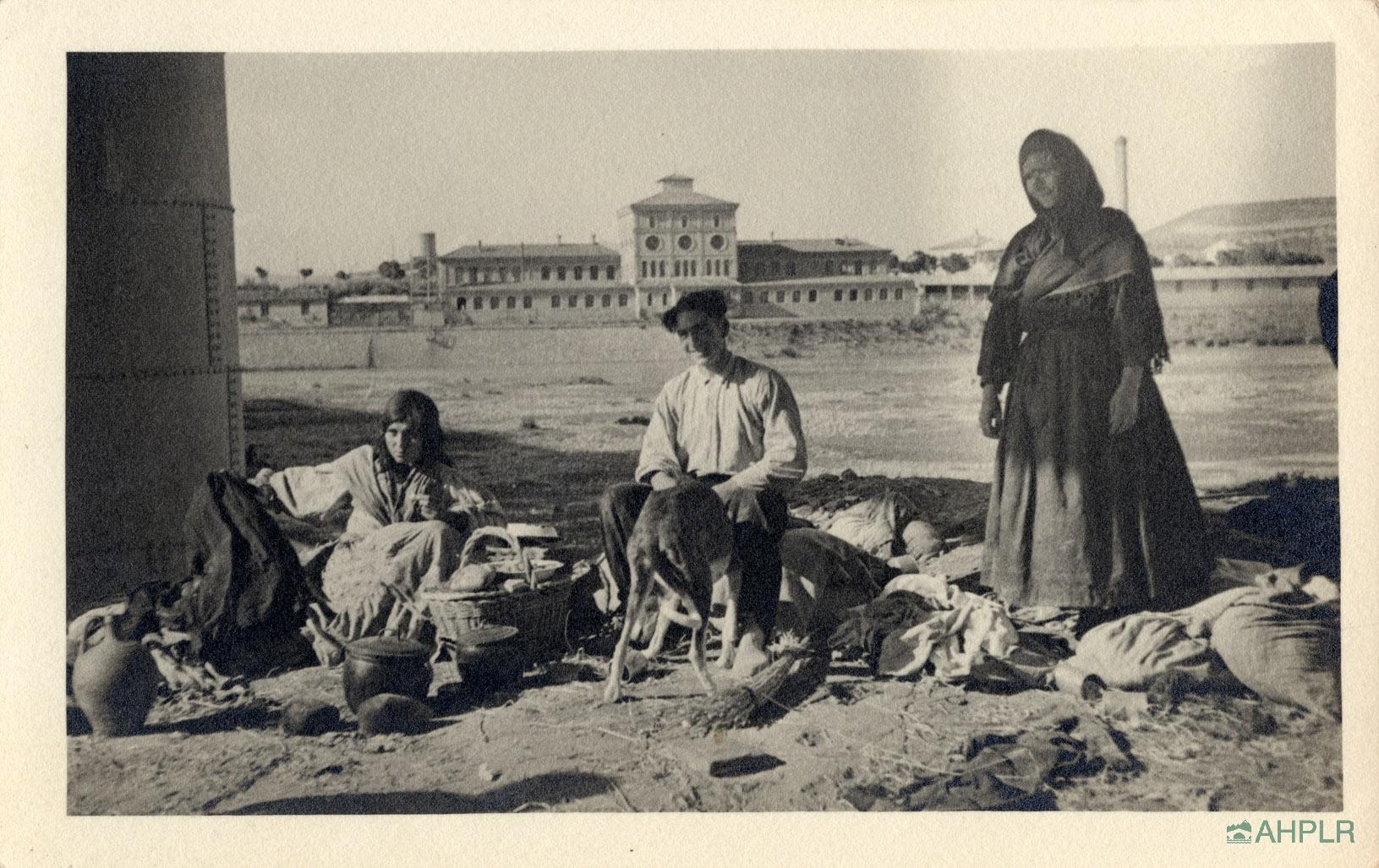 Fotos: El Archivo de La Rioja hace pública la colección de Julián Loyola