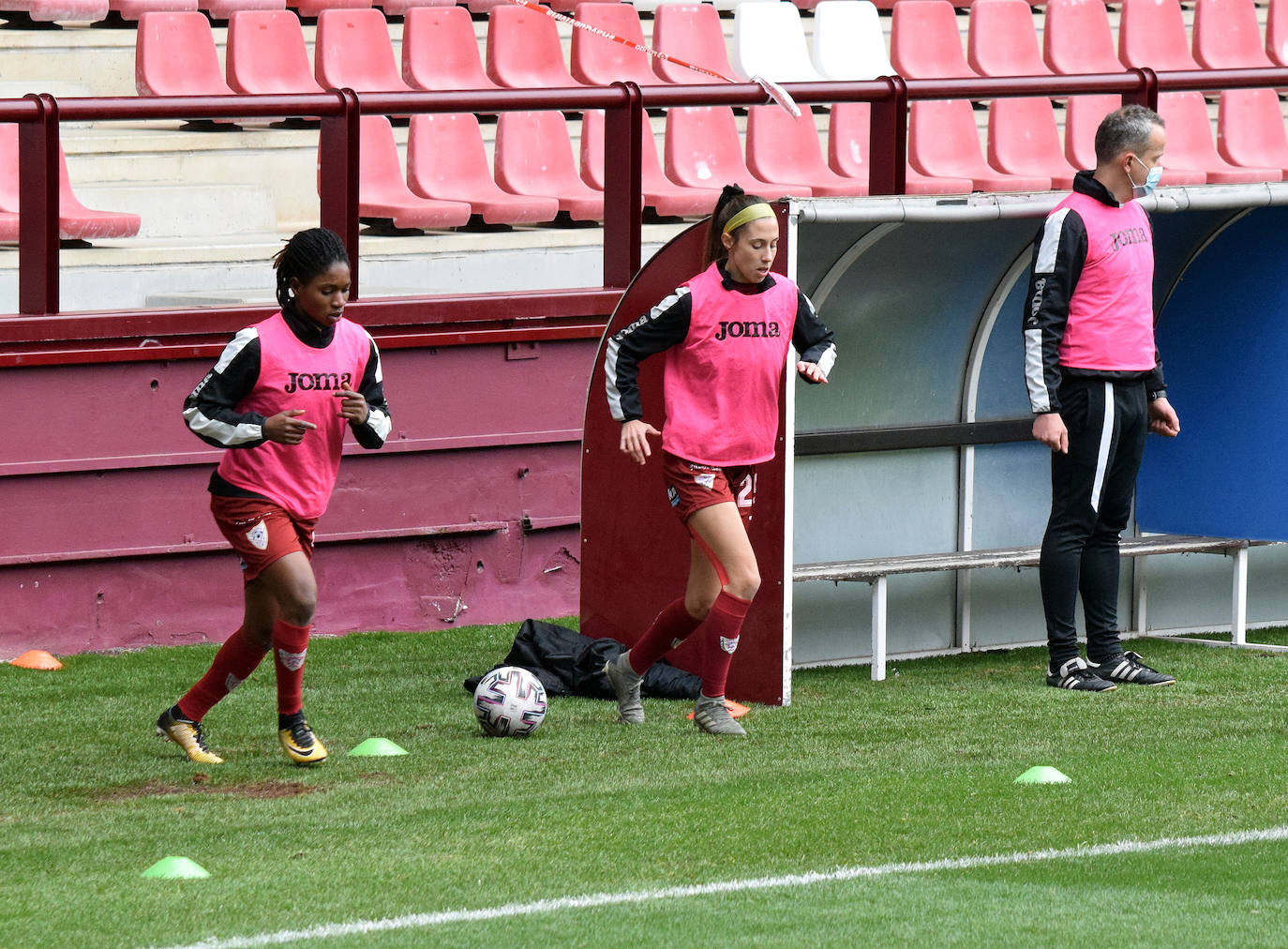 Fotos: Las imágenes del empate entre el EDF Logroño y el Santa Teresa