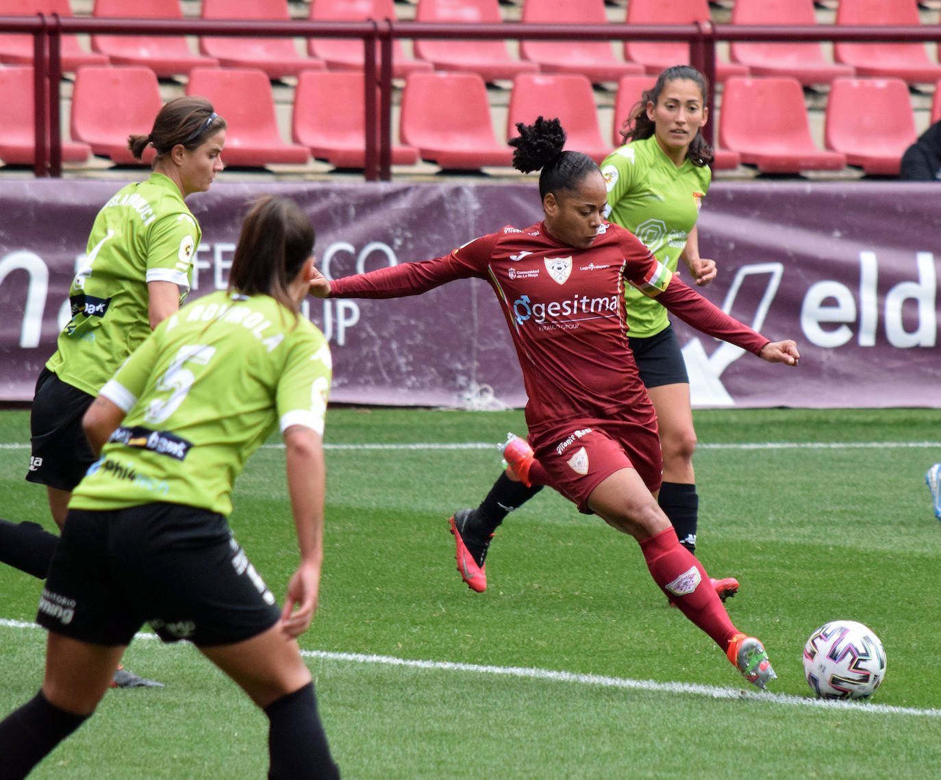 Fotos: Las imágenes del empate entre el EDF Logroño y el Santa Teresa