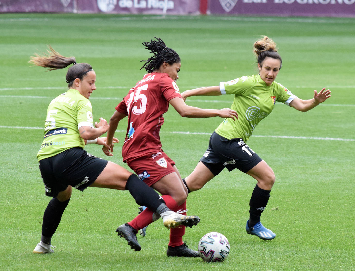 Fotos: Las imágenes del empate entre el EDF Logroño y el Santa Teresa