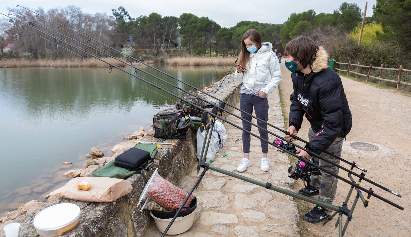 Fotos: La pesca regresa al pantano de La Grajera