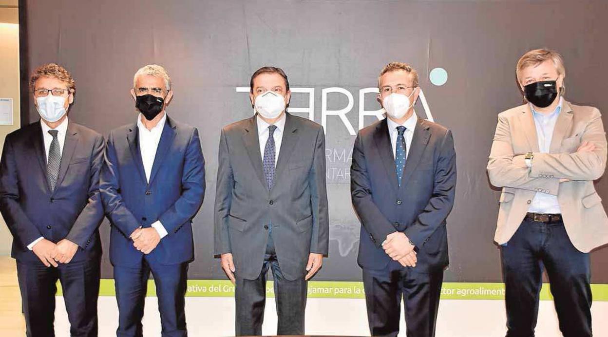 Fernando Miranda, Roberto García Torrente, Luis Planas,Eduardo Baamonde y AlejandroBlaas, en la presentación de Plataforma Tierra.Fotos: CAJAMAR