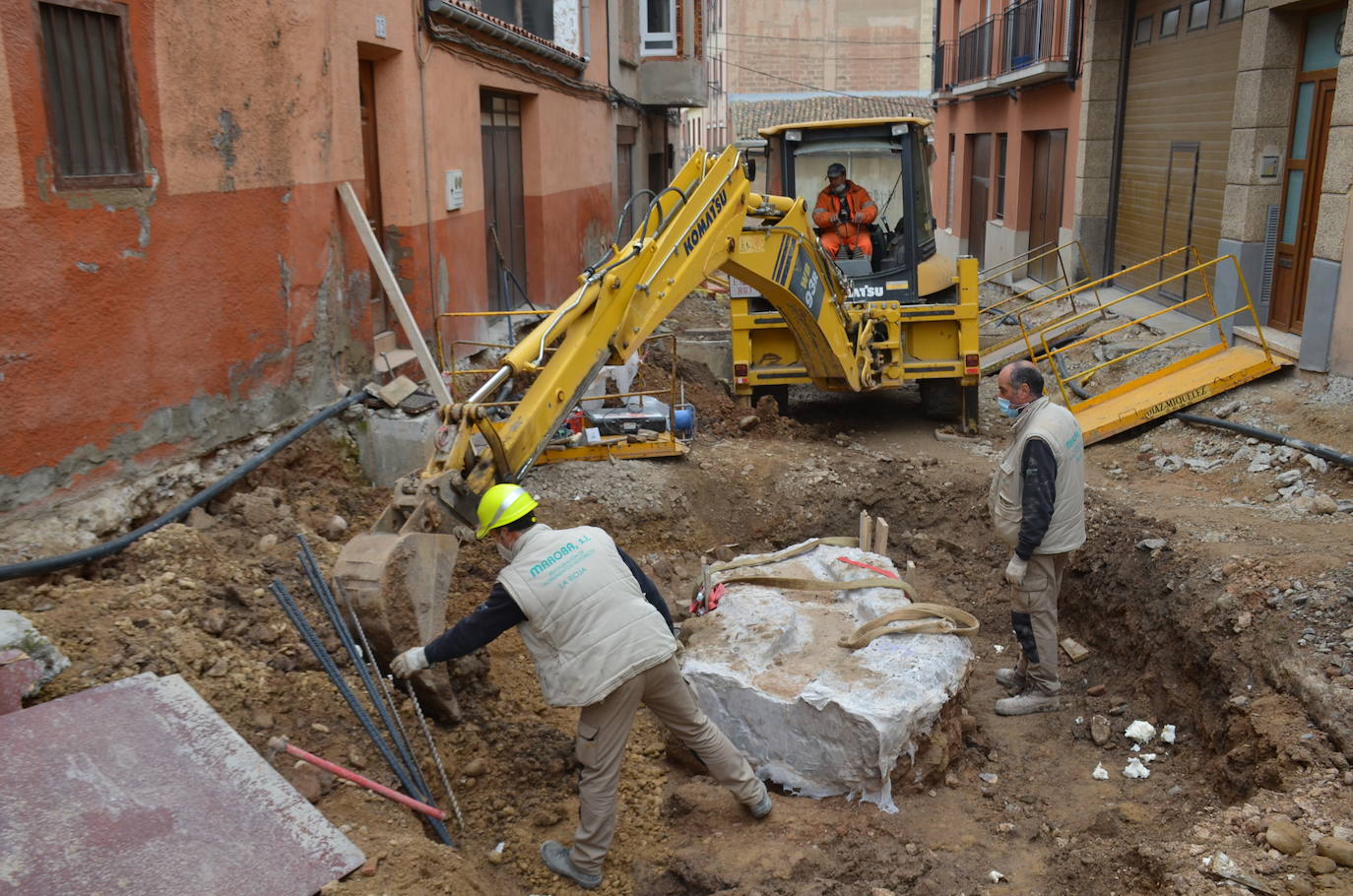 Fotos: Extracción de una canalización de la época romana en Calahorra