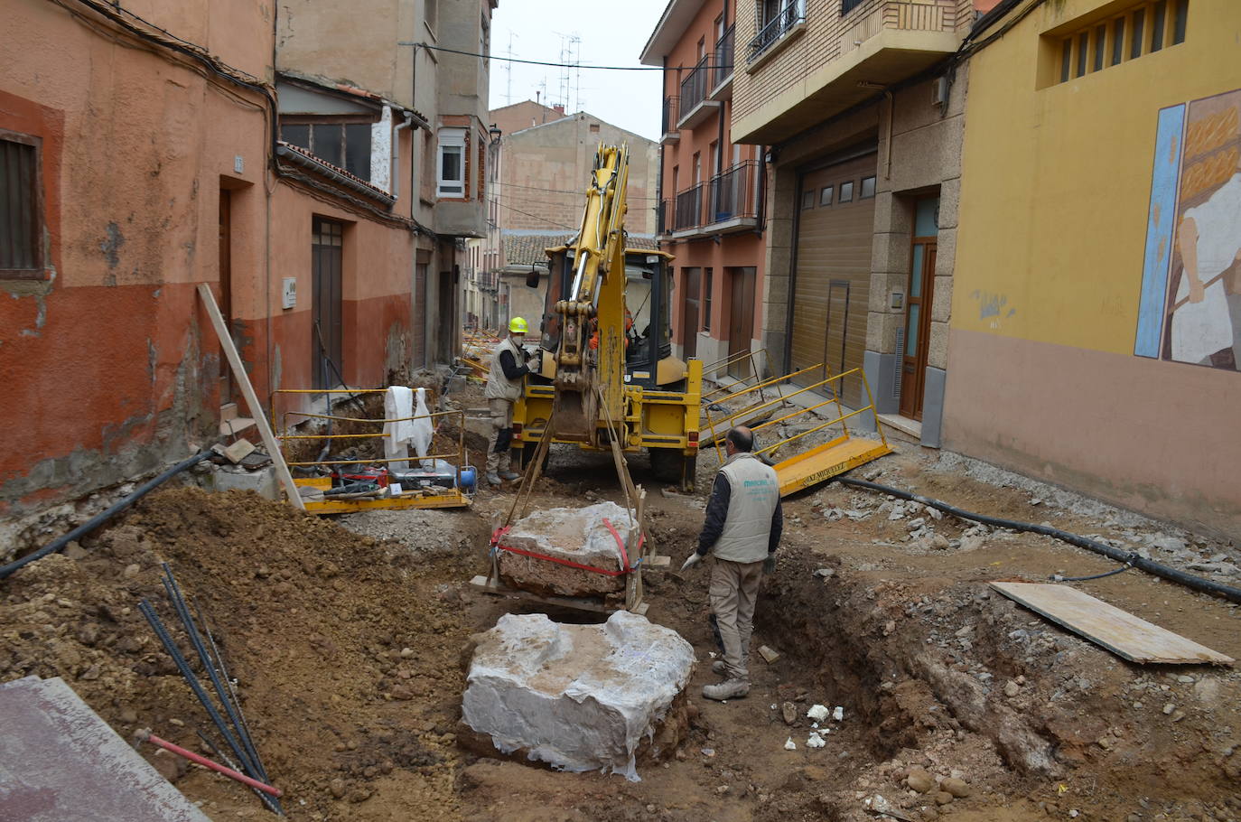 Fotos: Extracción de una canalización de la época romana en Calahorra