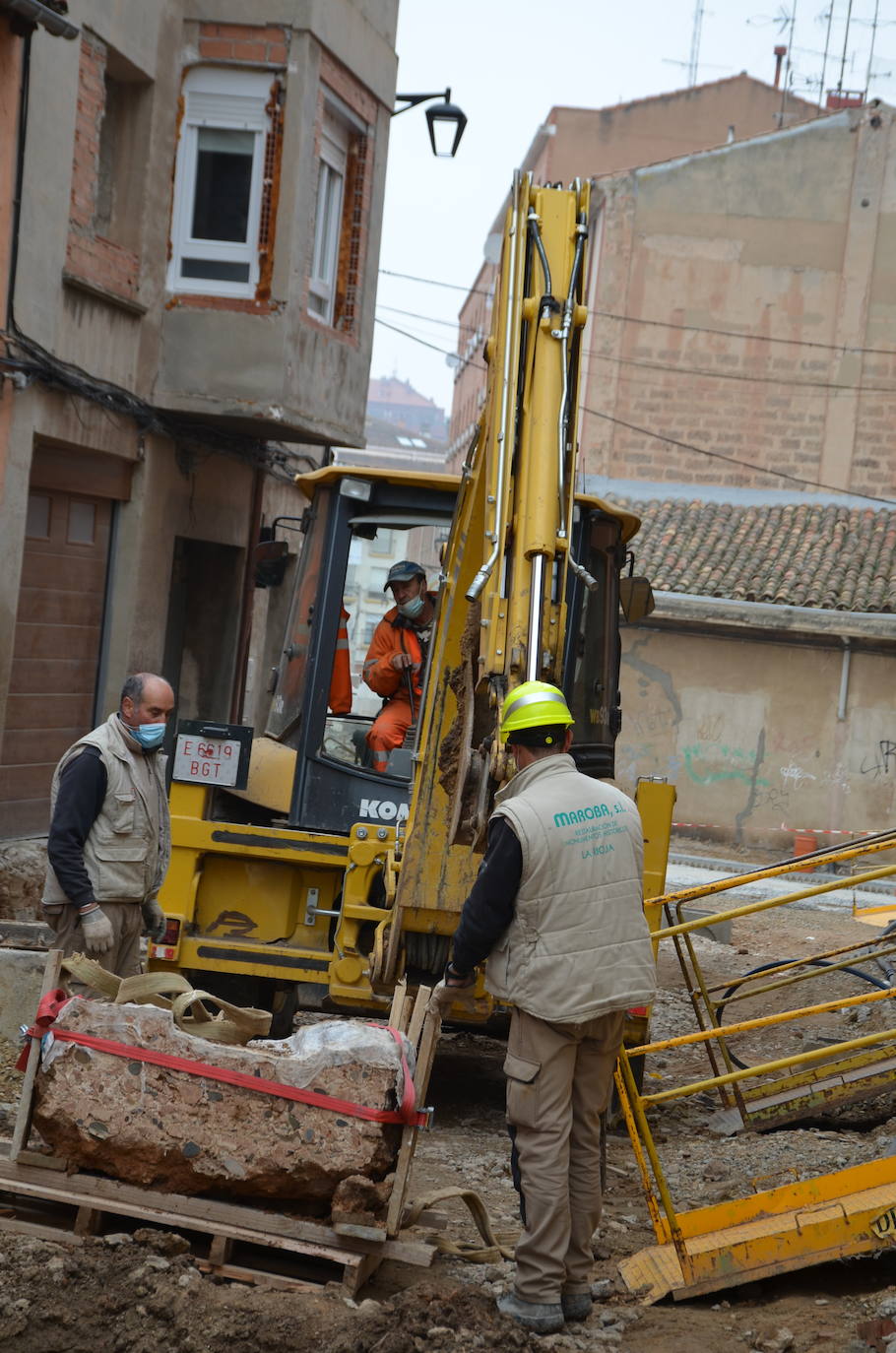 Fotos: Extracción de una canalización de la época romana en Calahorra