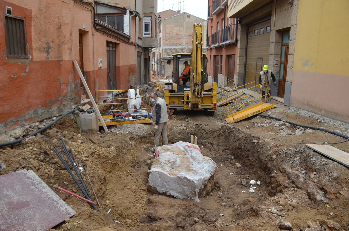 Fotos: Extracción de una canalización de la época romana en Calahorra
