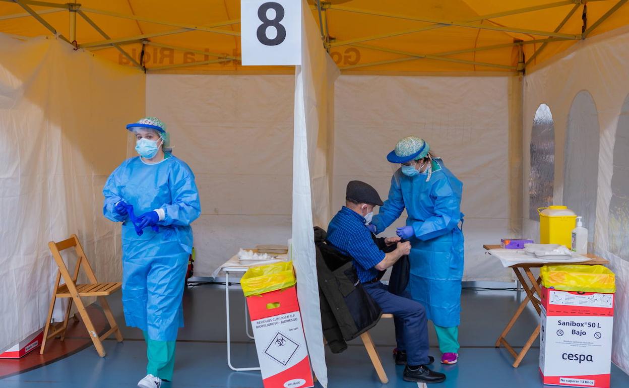 La Rioja vacuna a 826 personas en las últimas horas