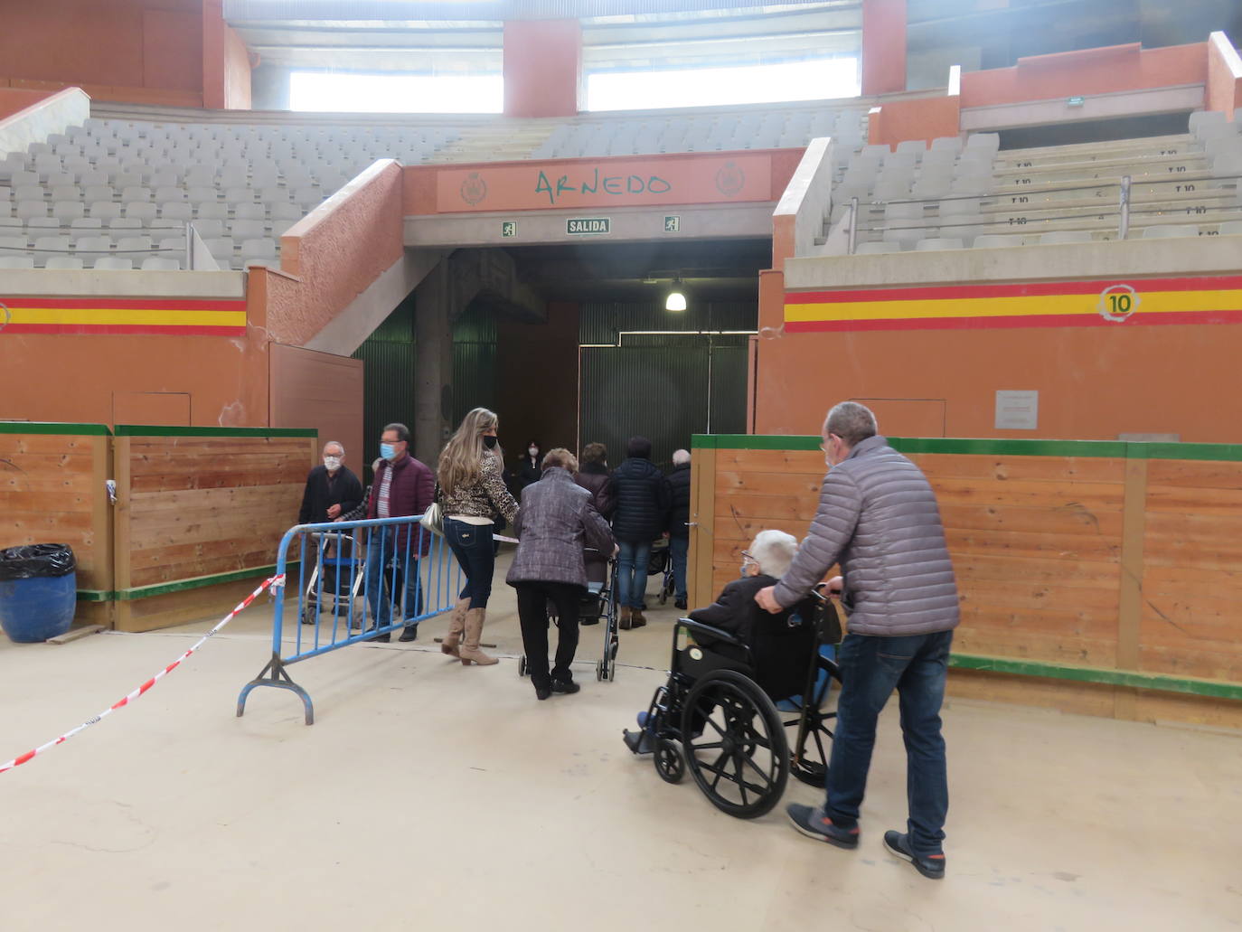 Fotos: Arnedo empieza a vacunar a los mayores de 80 años