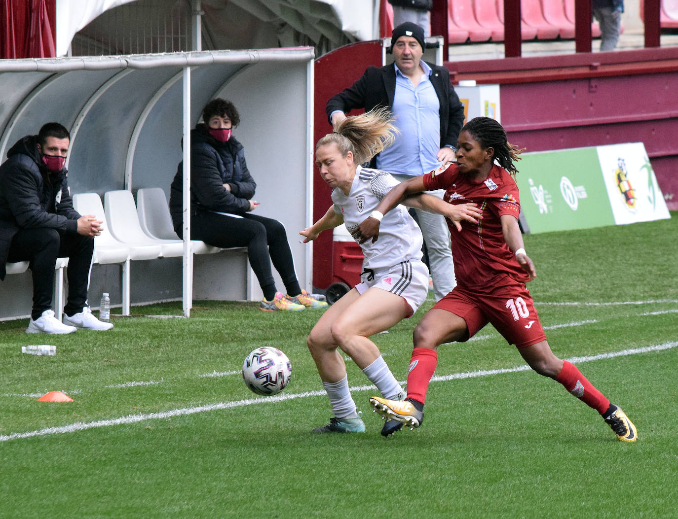 Fotos: Las imágenes del empate entre el EDF Logroño y el Madrid CFF