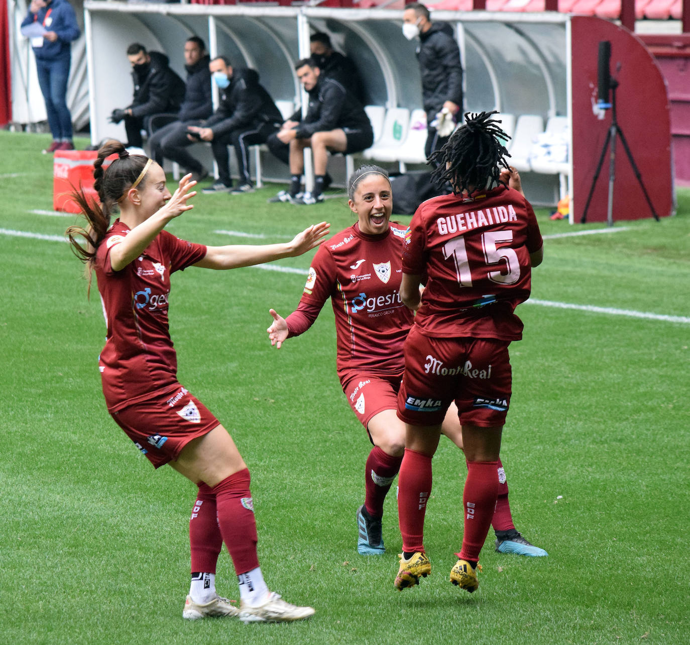 Fotos: Las imágenes del empate entre el EDF Logroño y el Madrid CFF