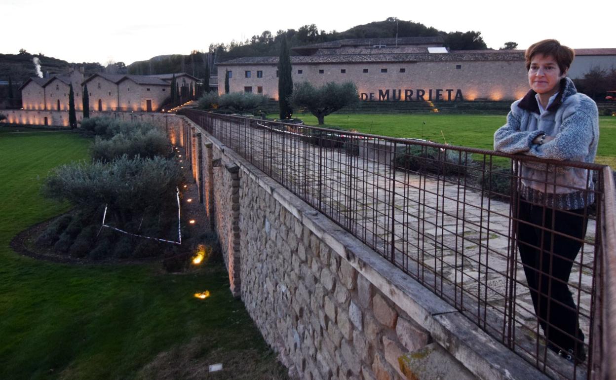 María Vargas, en la bodega Marqués de Murrieta. 