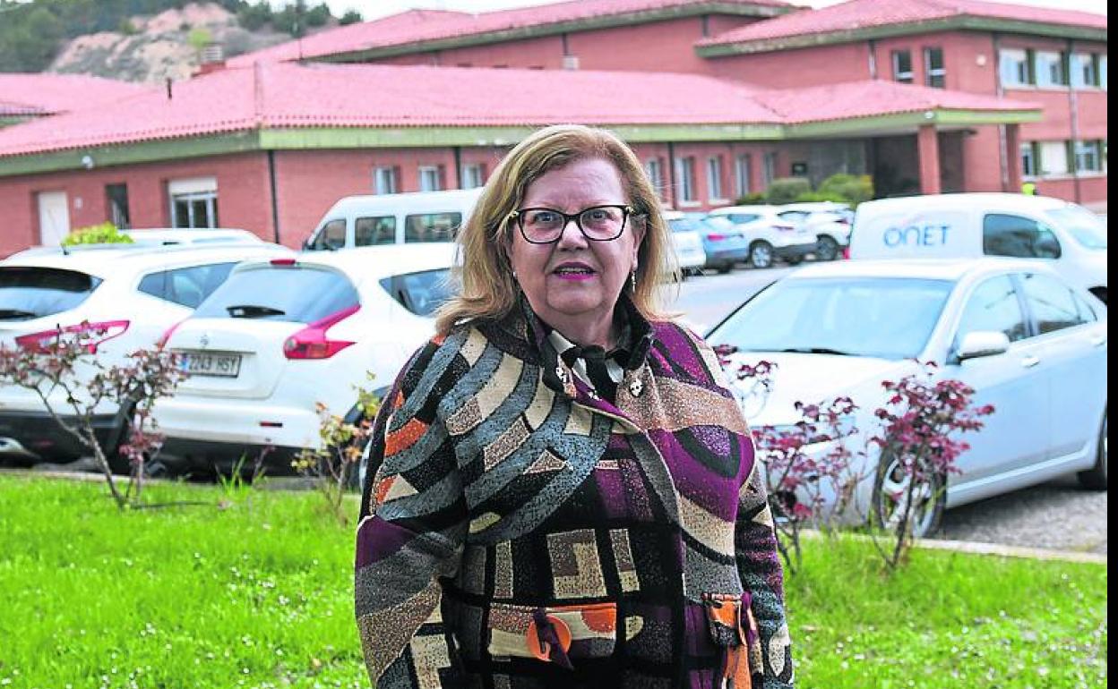 Mari Cruz Fernández, a las puertas del Marqués de Vallejo. 