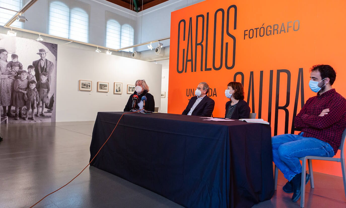 Fotos: La sala Amós Salvador acoge una retrospectiva sobre la faceta de Carlos Saura como fotógrafo