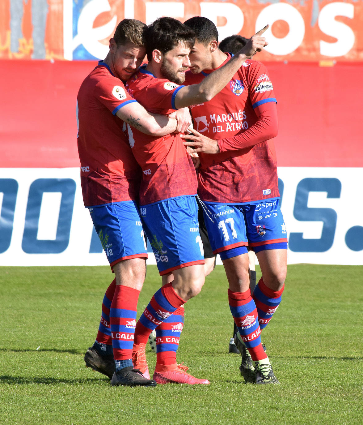 Fotos: La goleada del Calahorra sobre el Osasuna B, en imágenes