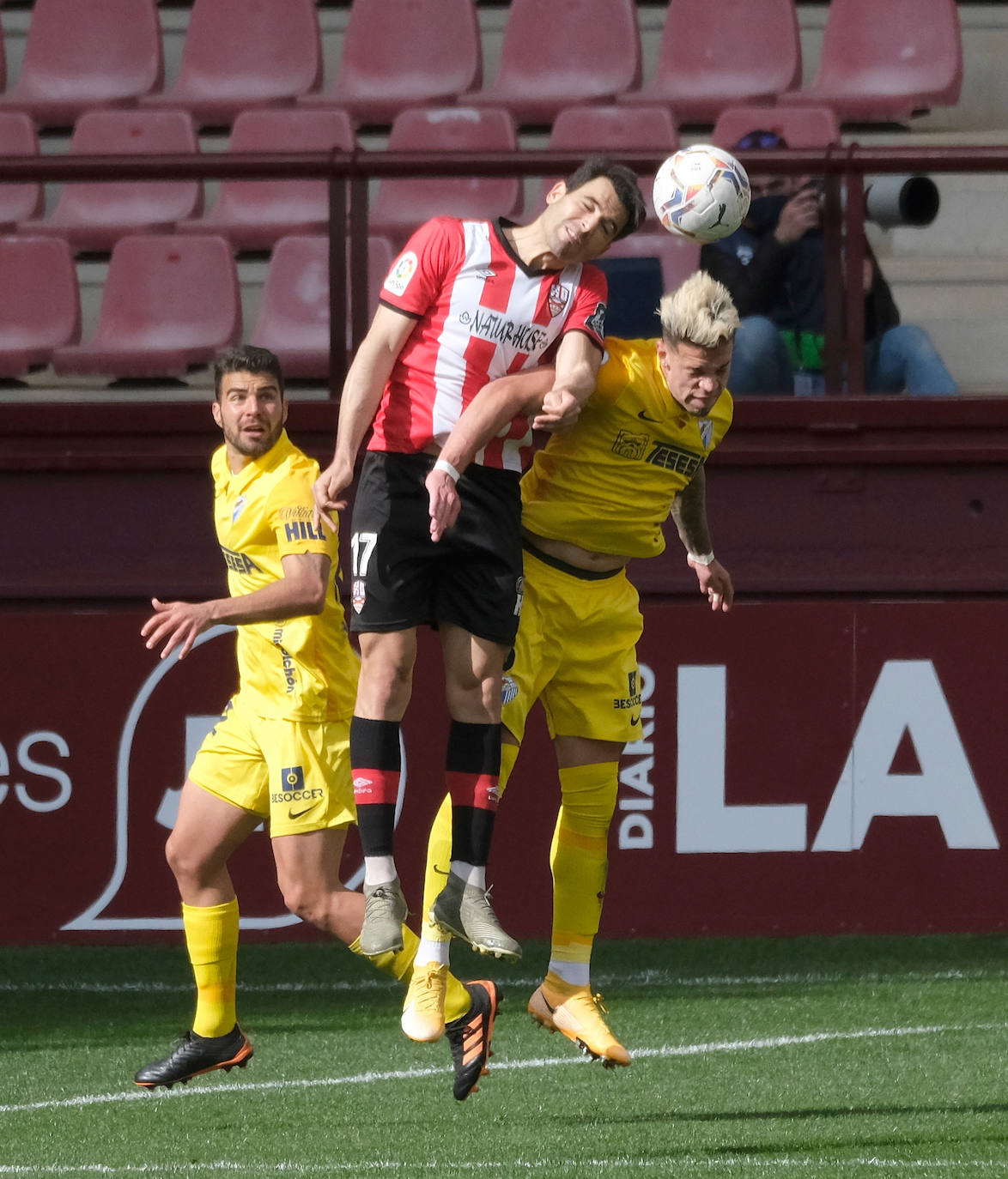 Fotos: Las imágenes de la derrota de la UD Logroñés frente al Málaga