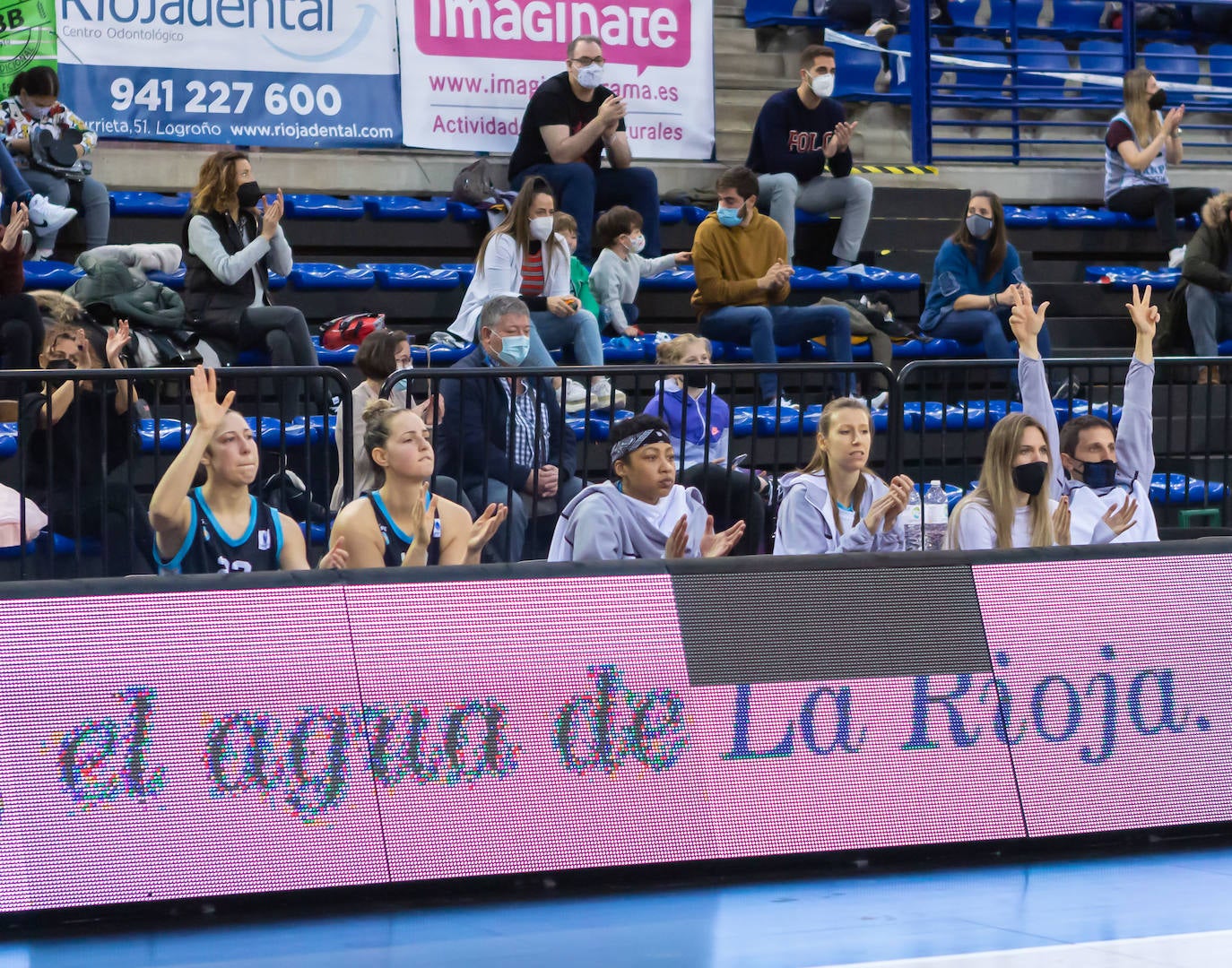 Fotos: El Promete se brinda un triunfo