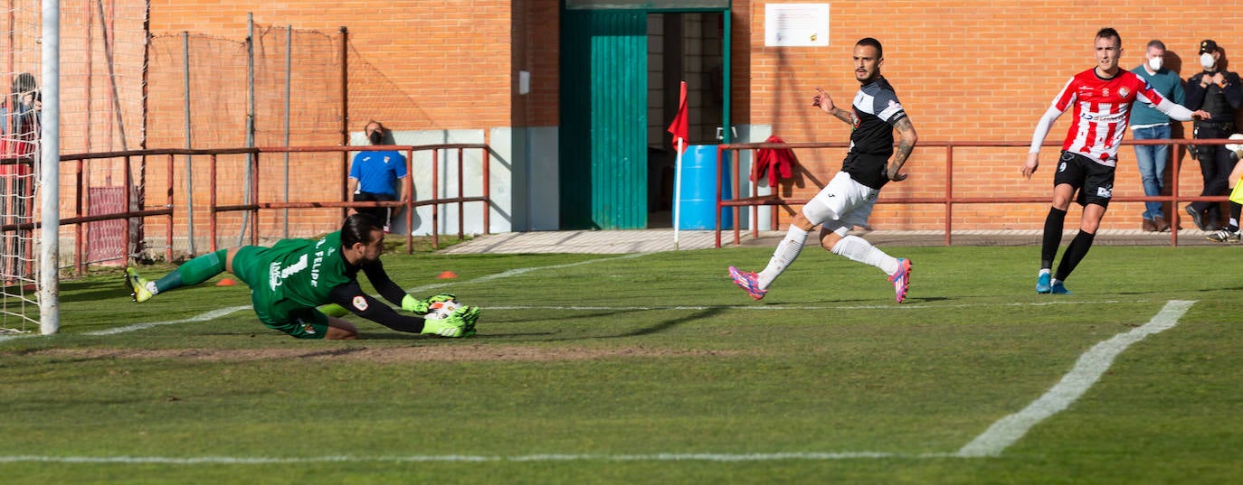 Fotos: Las imágenes de la goleada del Tudelano a la SD Logroñés