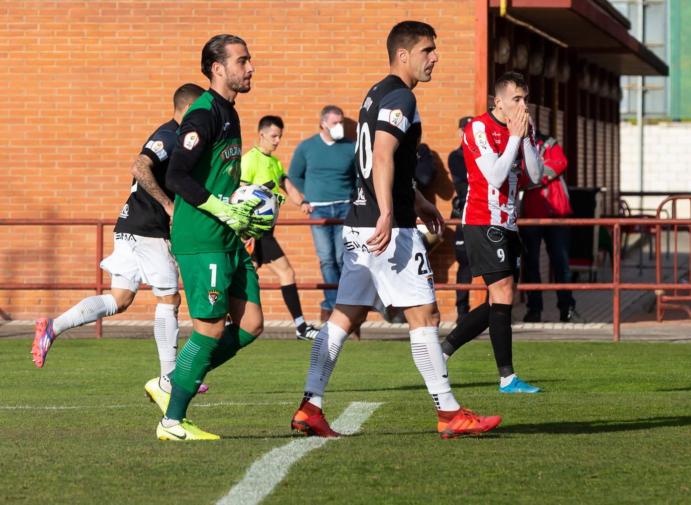 Fotos: Las imágenes de la goleada del Tudelano a la SD Logroñés