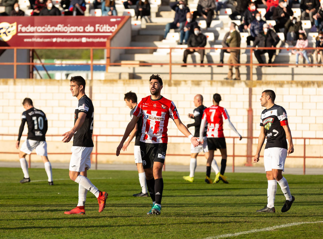 Fotos: Las imágenes de la goleada del Tudelano a la SD Logroñés