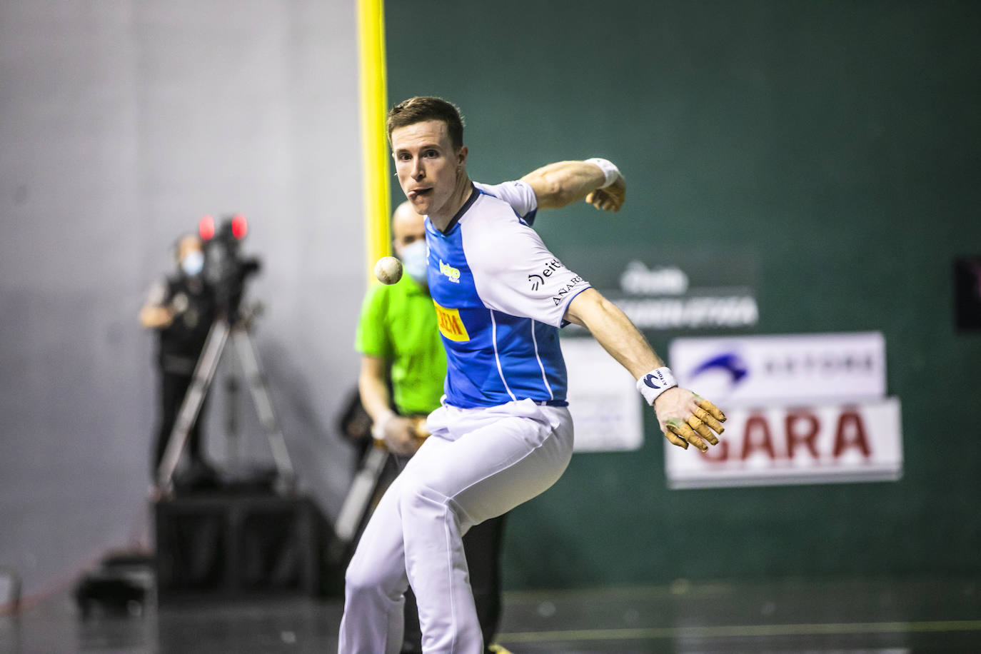 Fotos: La pelota regresa al Adarraga