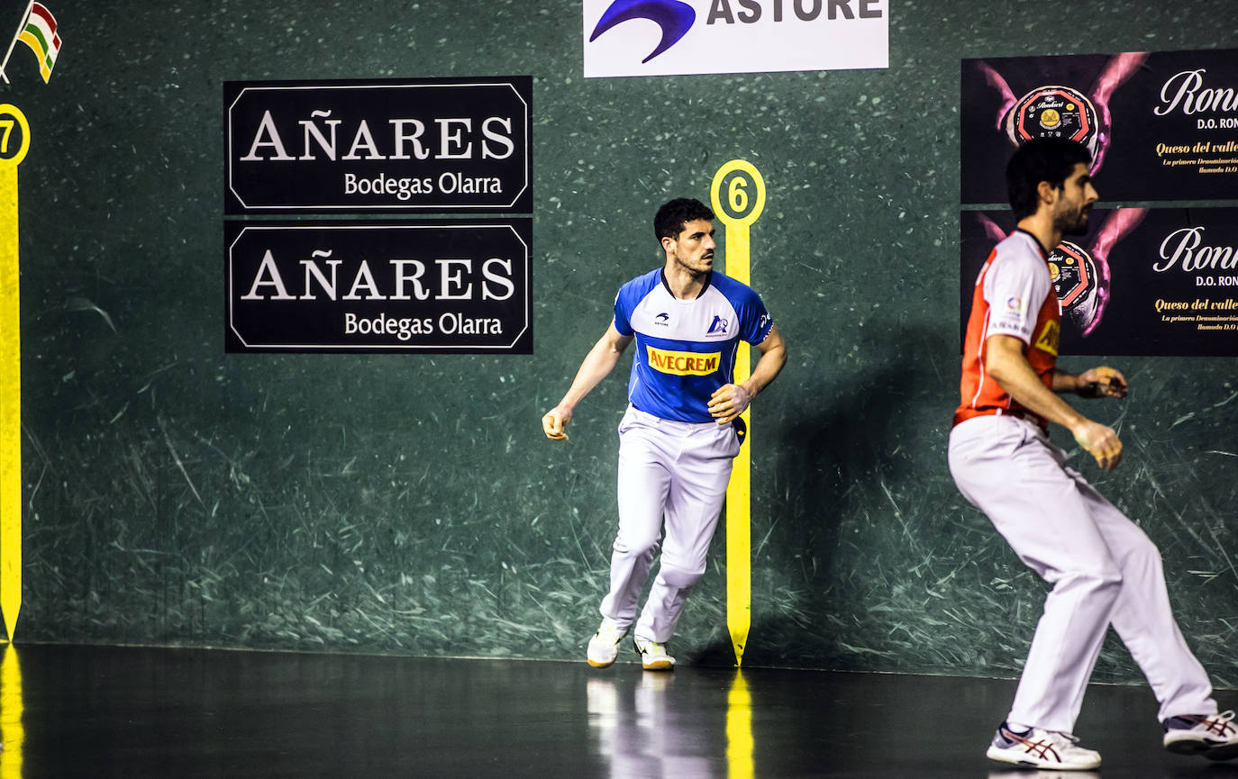 Fotos: La pelota regresa al Adarraga