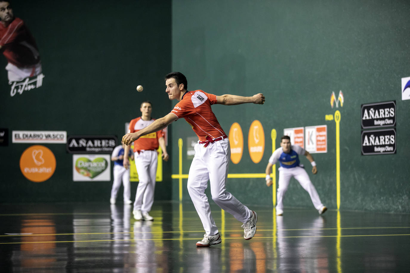 Fotos: La pelota regresa al Adarraga