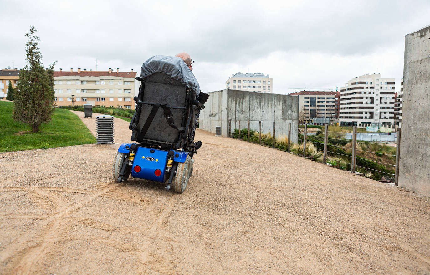 Fotos: El parque Felipe VI, una colina no aapta para todos