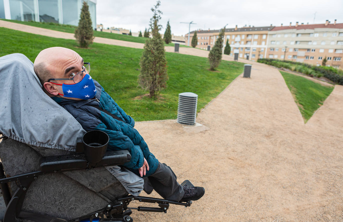 Fotos: El parque Felipe VI, una colina no aapta para todos