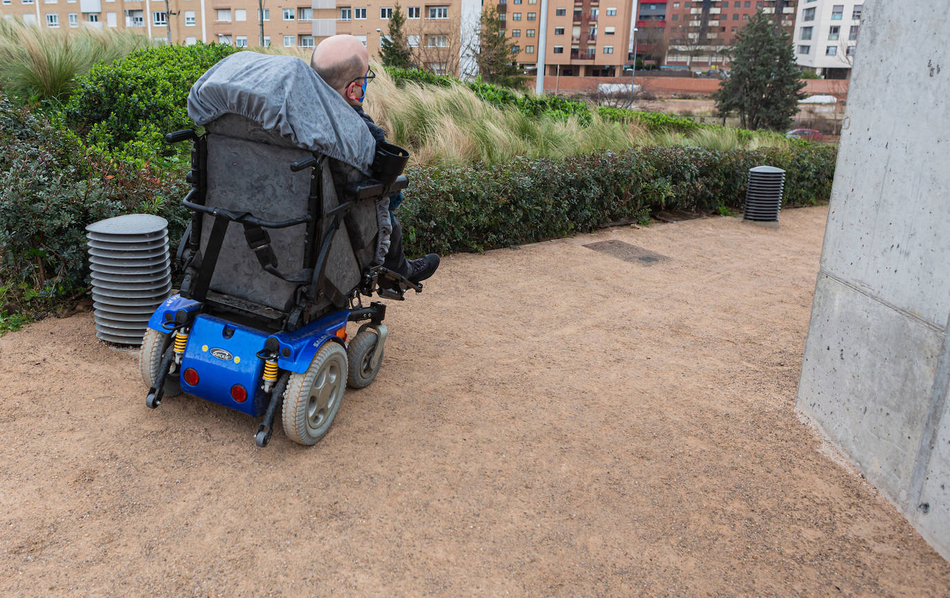 Fotos: El parque Felipe VI, una colina no aapta para todos