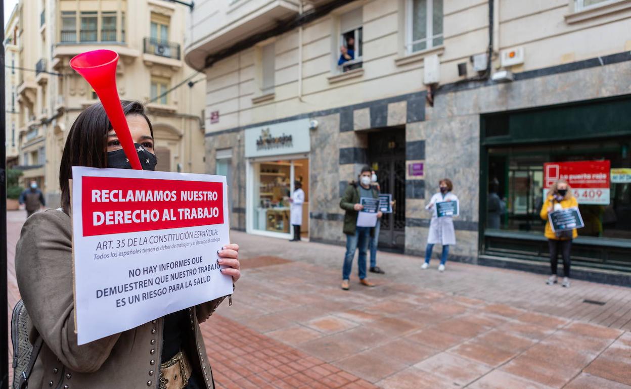 Imagen de una protesta de comerciantes en el paseo de las Cien Tiendas, de Logroño. 