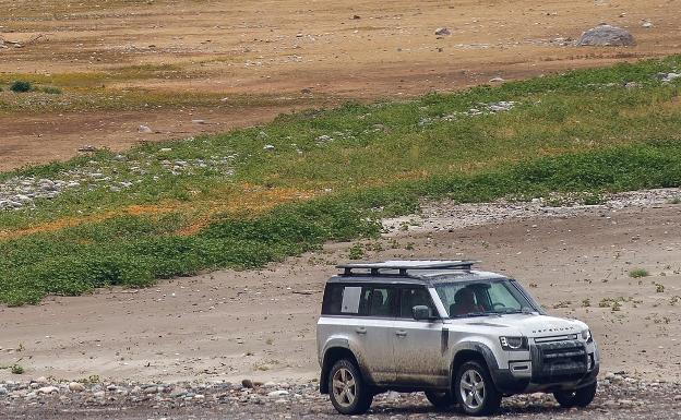 Nos vamos de ruta con el Land Rover Defender: No tiene límites