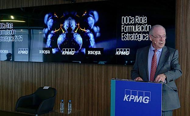 Fernando Salamero durante su exposición de la nueva Visión 2021-25 para la DOCa Rioja