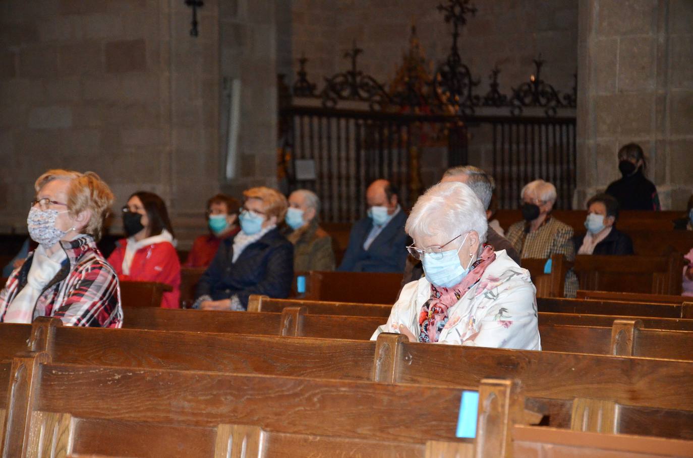 Fotos: Vía Crucis en la catedral de Calahorra