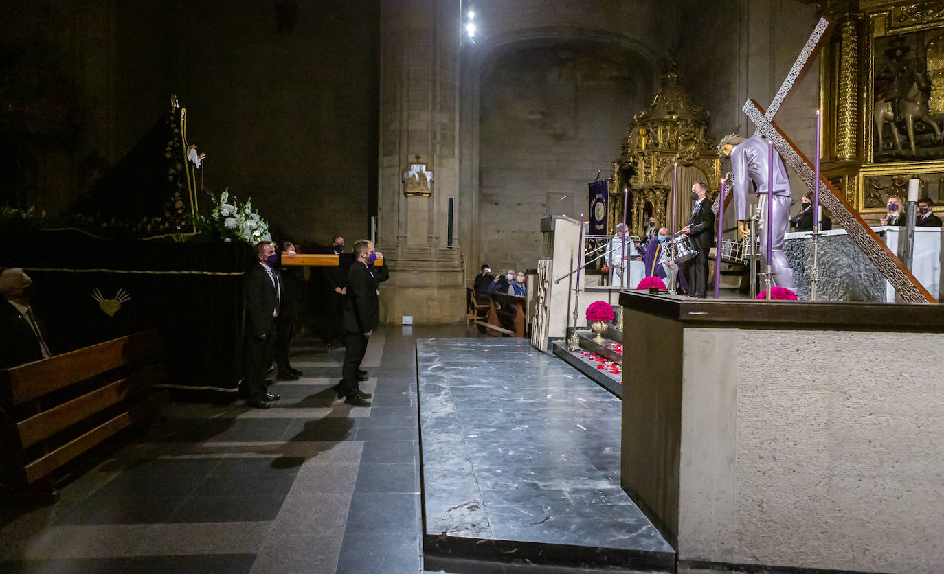 La popular y multitudinaria procesión del Encuentro fue sustituida por un acto en la iglesia de Santiago El Real por la cofradía de El Nazareno, en el que participó la banda procesional.