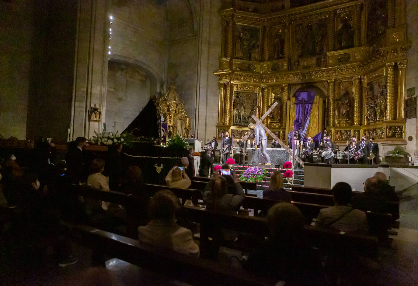 La popular y multitudinaria procesión del Encuentro fue sustituida por un acto en la iglesia de Santiago El Real por la cofradía de El Nazareno, en el que participó la banda procesional.