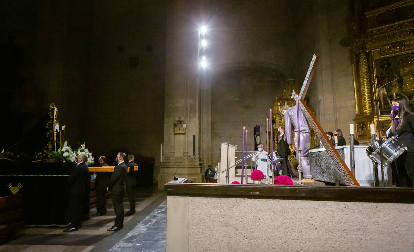 La popular y multitudinaria procesión del Encuentro fue sustituida por un acto en la iglesia de Santiago El Real por la cofradía de El Nazareno, en el que participó la banda procesional.