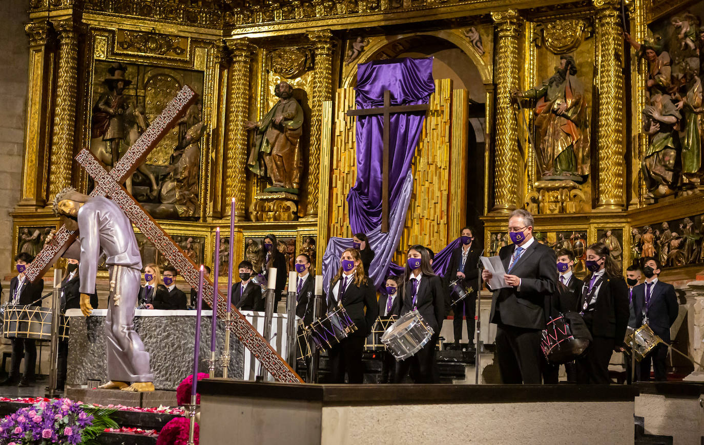 La popular y multitudinaria procesión del Encuentro fue sustituida por un acto en la iglesia de Santiago El Real por la cofradía de El Nazareno, en el que participó la banda procesional.