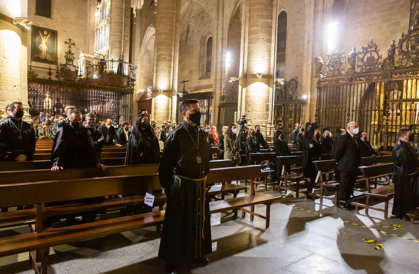 En La Redonda, la Cofradía de la Virgen de la Soledad realizó el Miércoles Santo el acto denominado 'Los siete encuentros con la madre'.