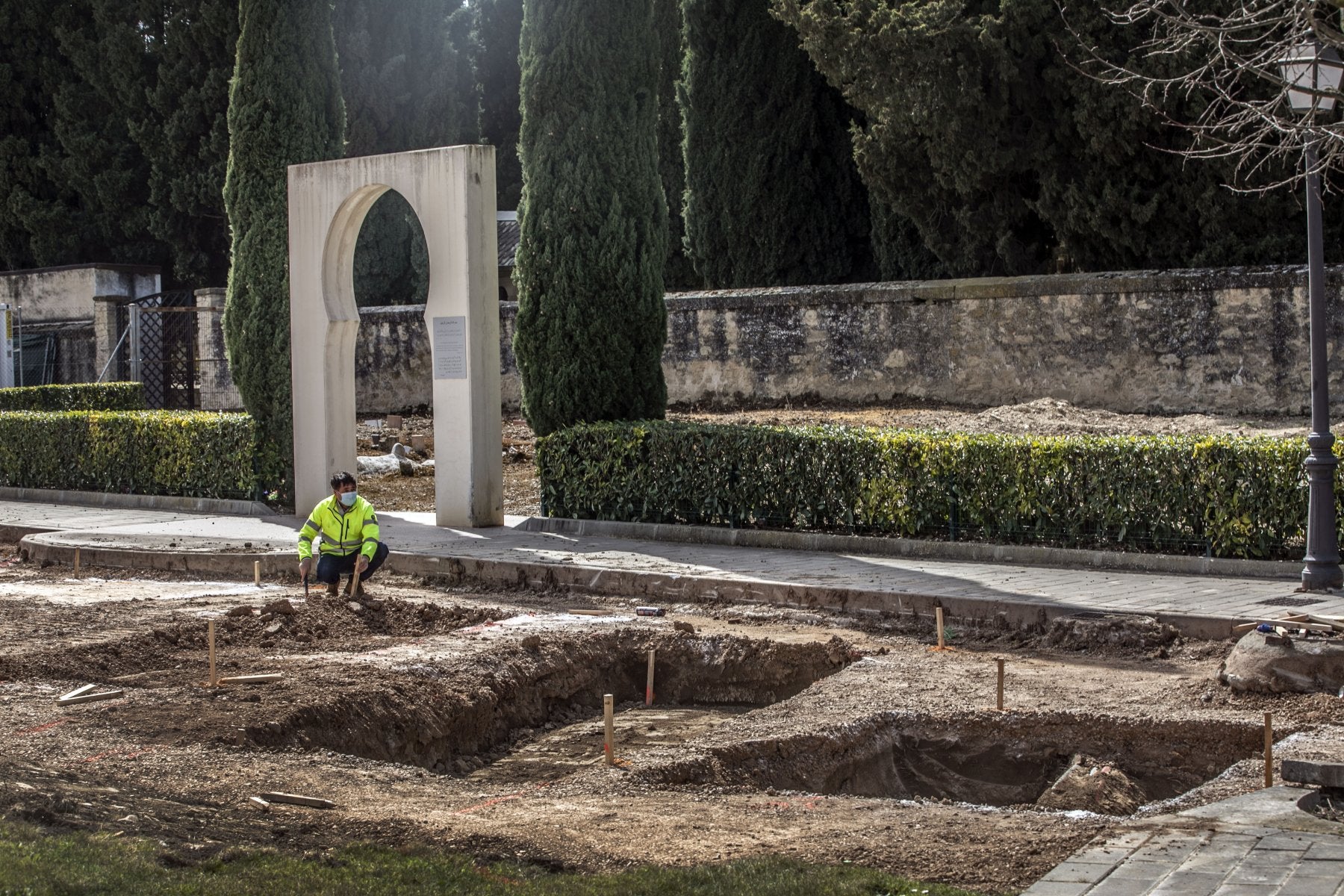 Trabajos para expandir el espacio de enterramiento musulmán en el cementerio municipal. 