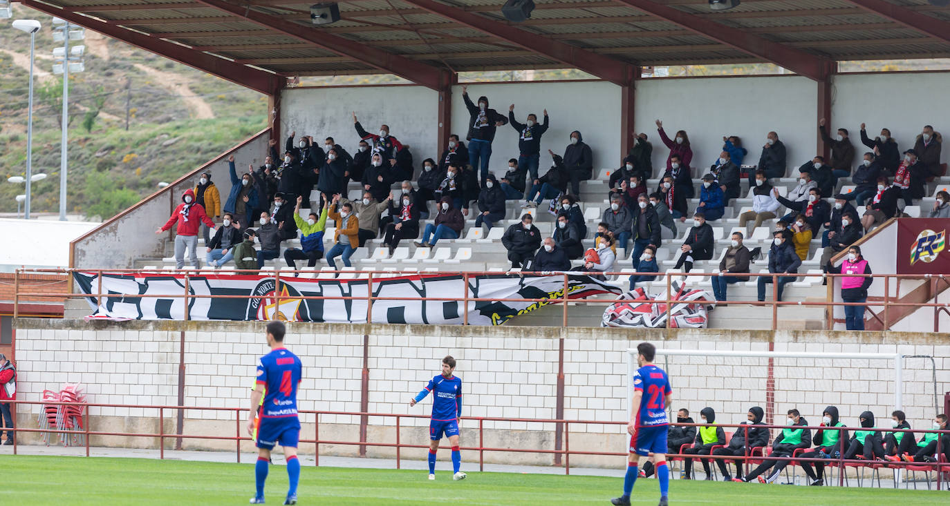 Fotos: Las imágenes del empate entre la SD Logroñés y el Amorebieta