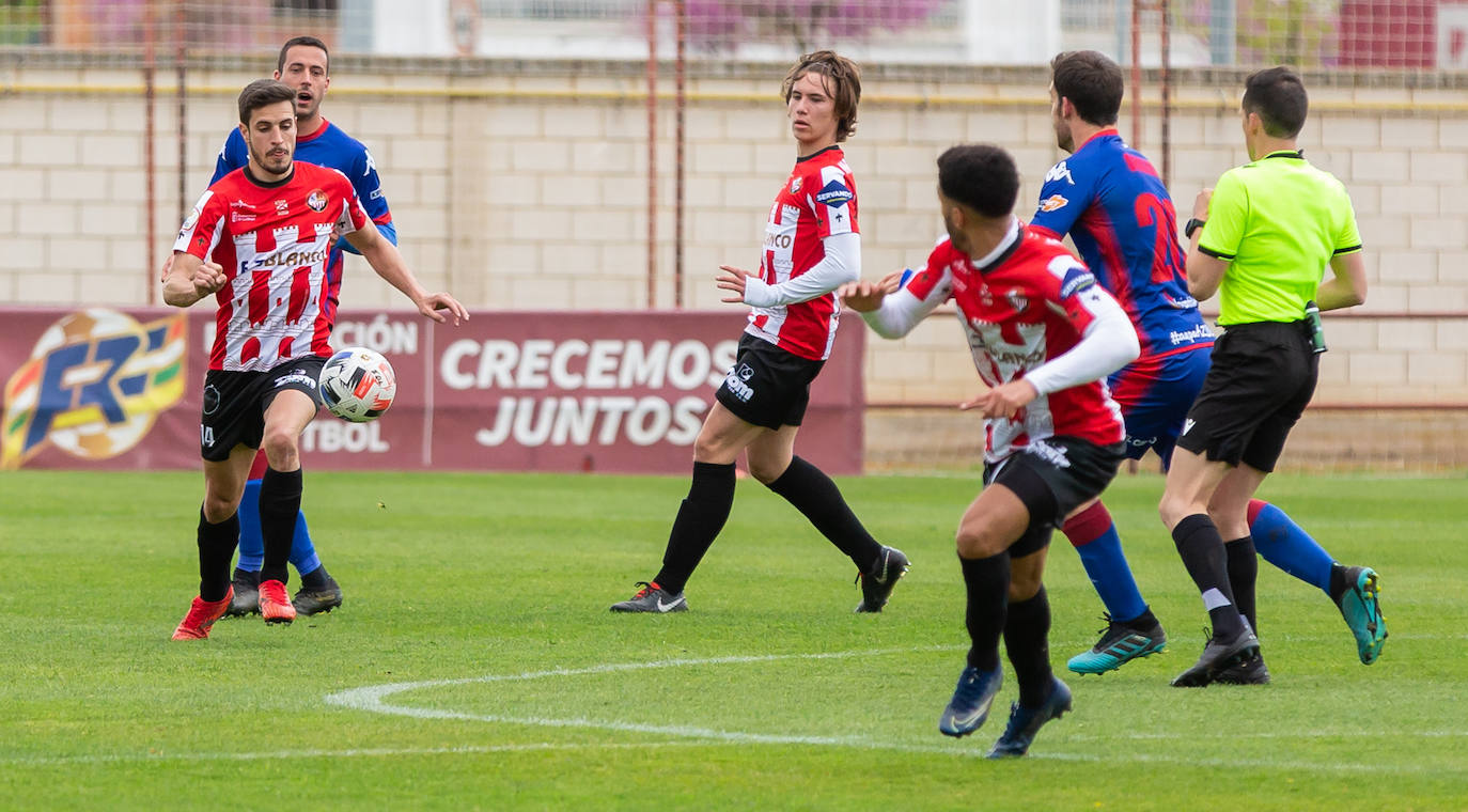 Fotos: Las imágenes del empate entre la SD Logroñés y el Amorebieta