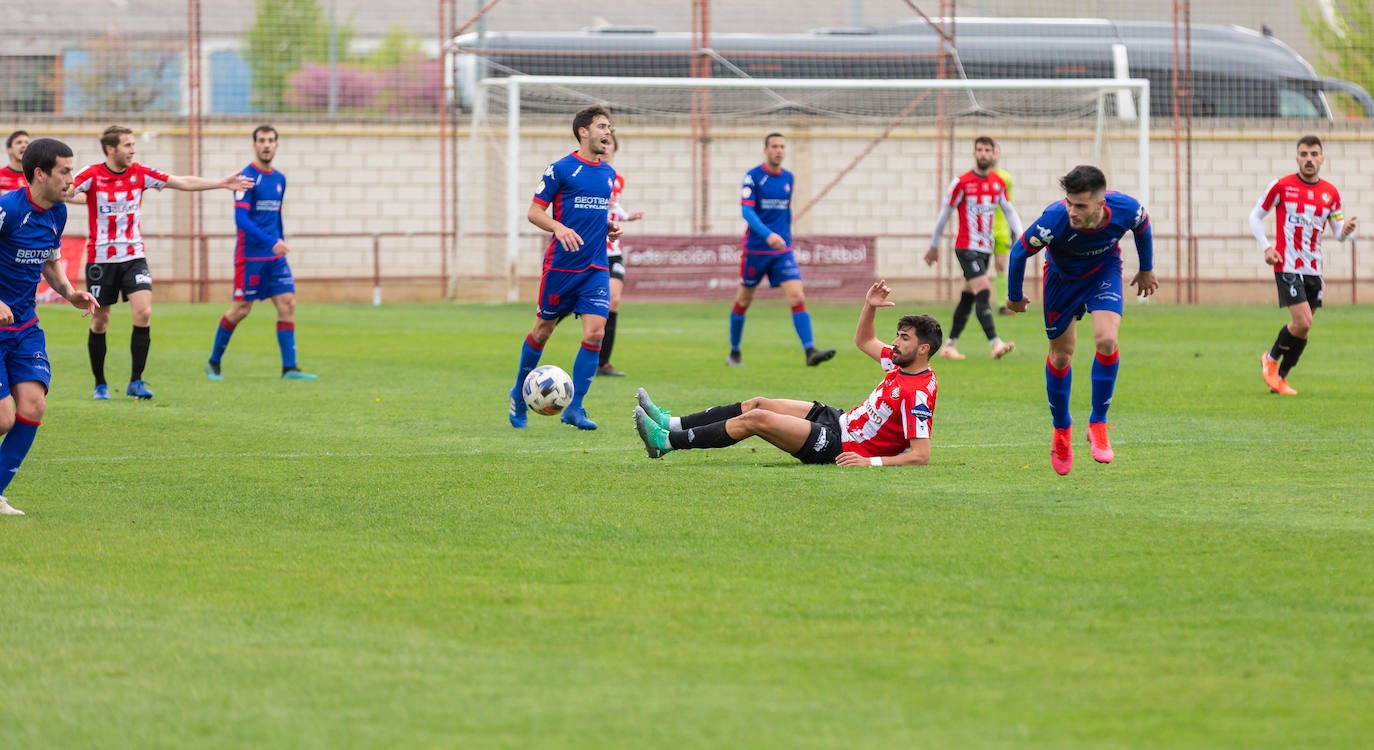 Fotos: Las imágenes del empate entre la SD Logroñés y el Amorebieta