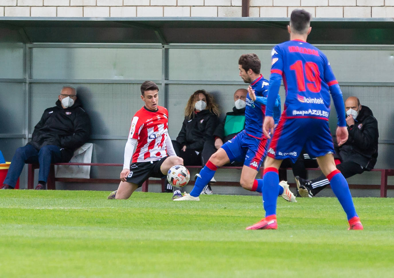 Fotos: Las imágenes del empate entre la SD Logroñés y el Amorebieta