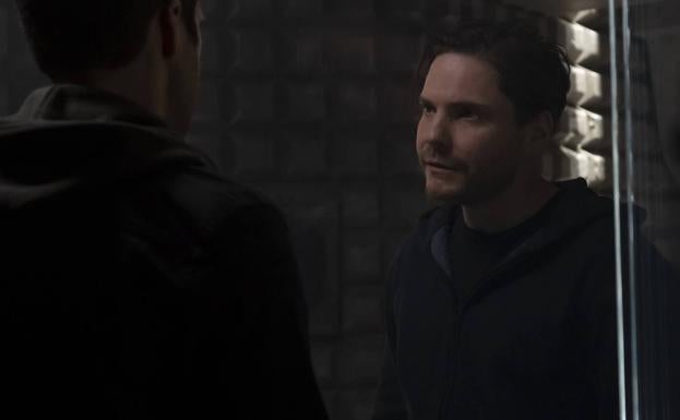 Daniel Brühl, en un fotograma de la serie, como Zemo.